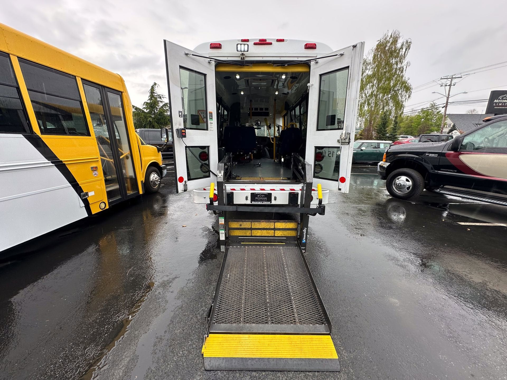 2014 Chevrolet Express Commercial Cutaway Diesel