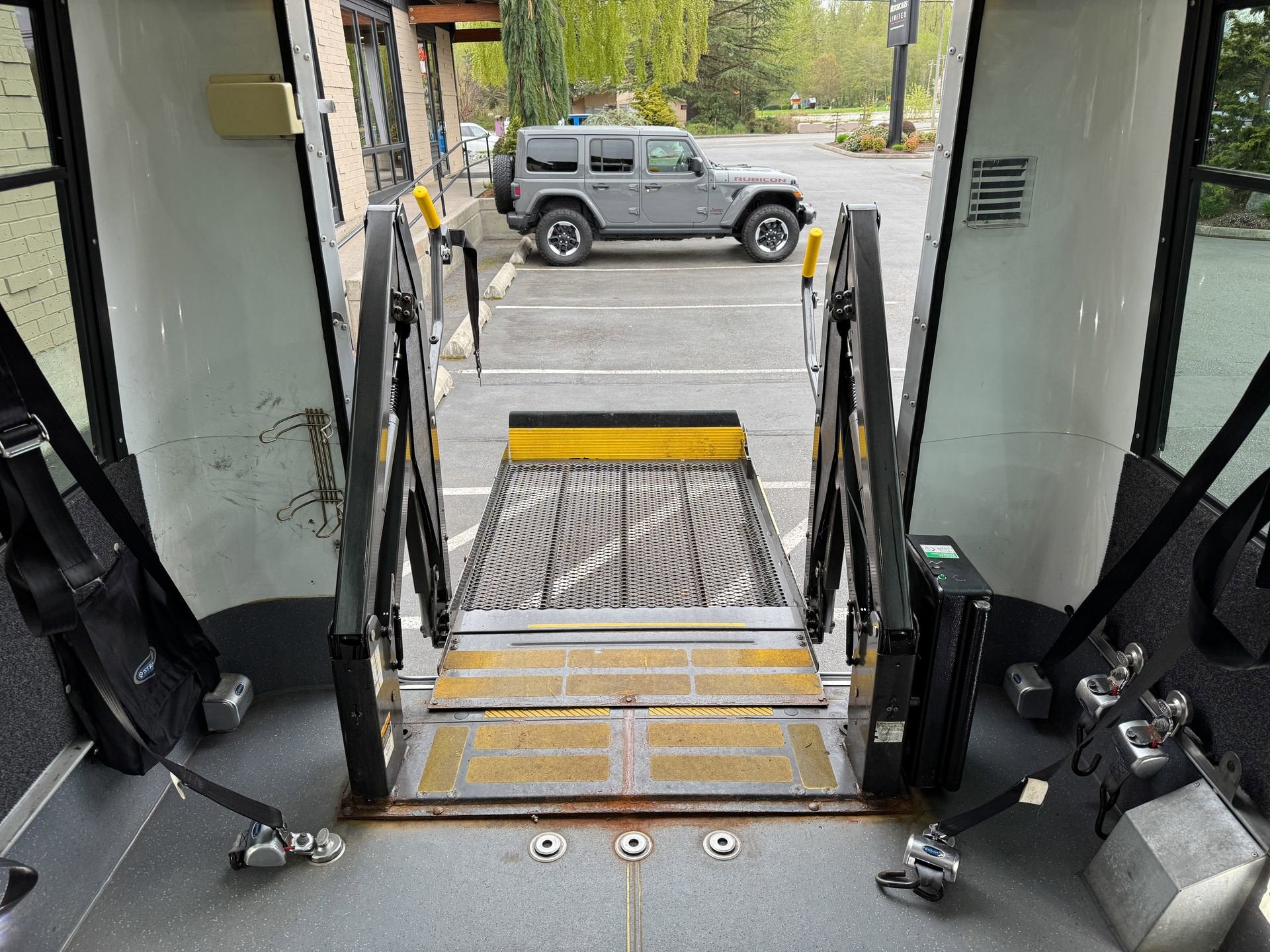 2014 Chevrolet Express Commercial Cutaway Diesel