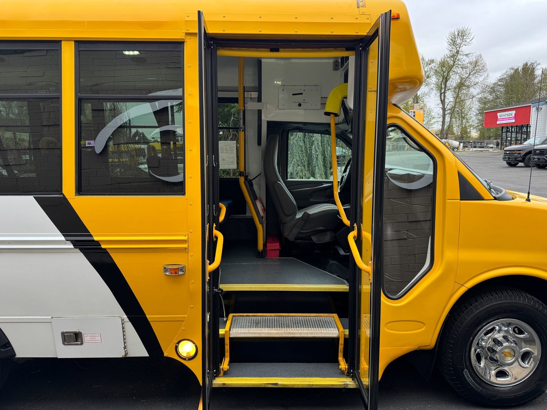 2014 Chevrolet Express Commercial Cutaway Diesel