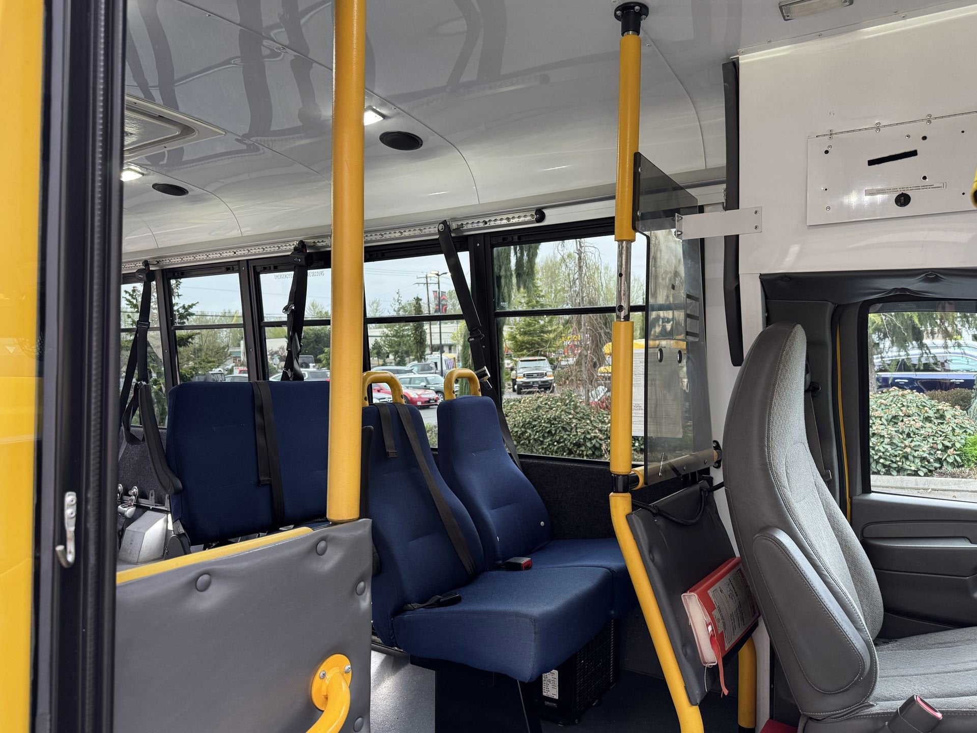 2014 Chevrolet Express Commercial Cutaway Diesel