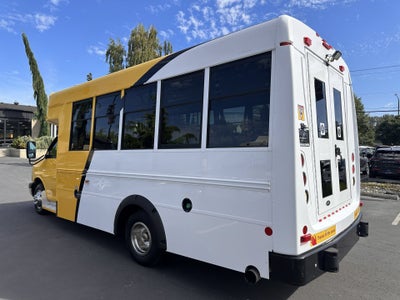 2015 Chevrolet Express 4500 Diesel
