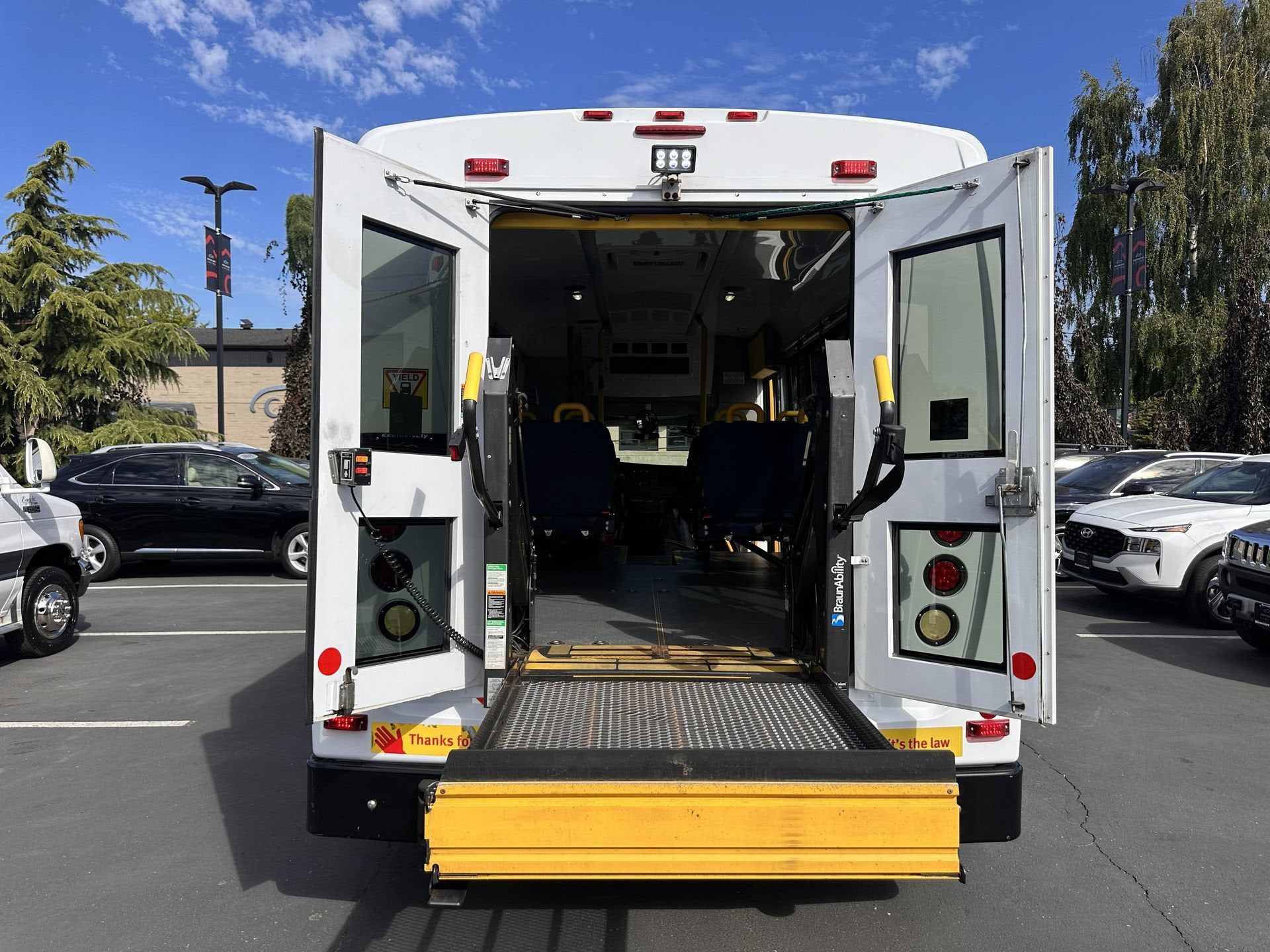 2015 Chevrolet Express 4500 Diesel