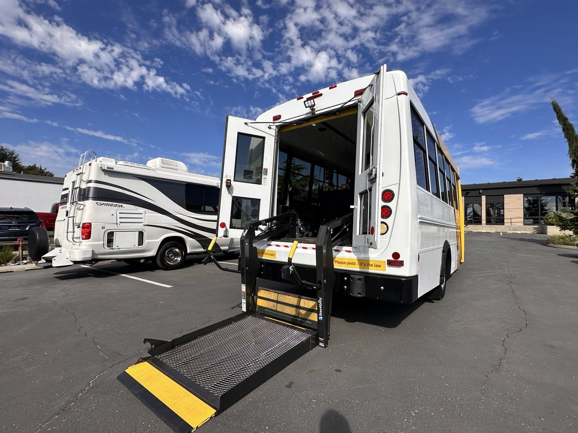 2015 Chevrolet Express 4500 Diesel