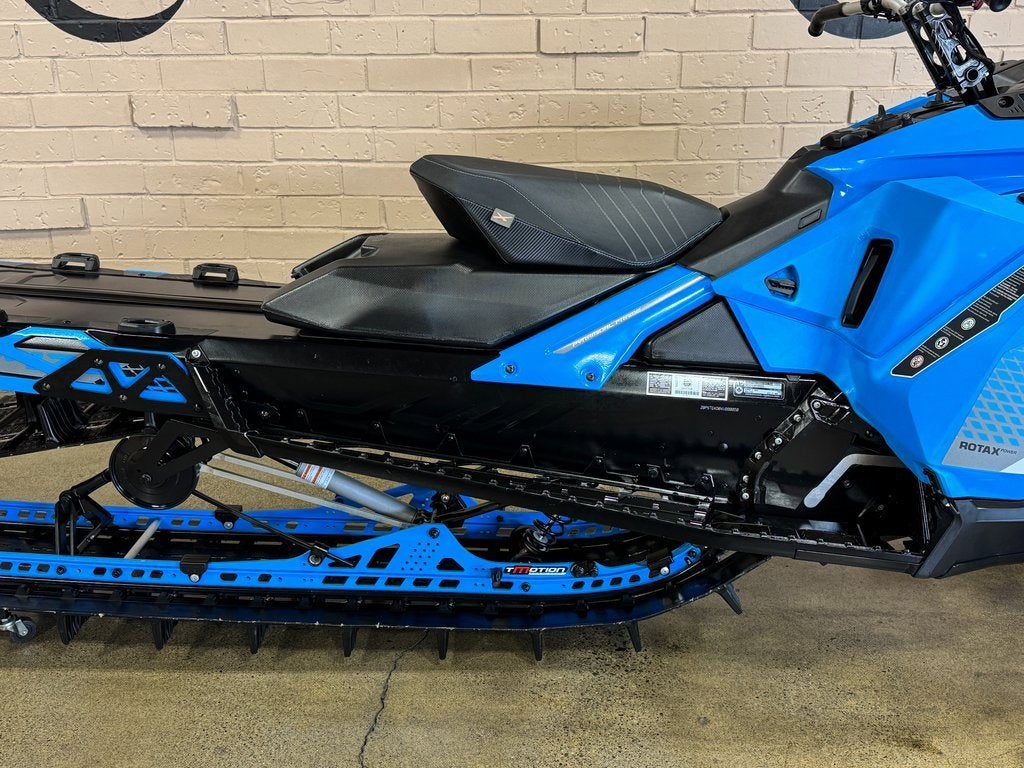 2019 Ski-Doo Summit X 850 E-TEC 175 Base