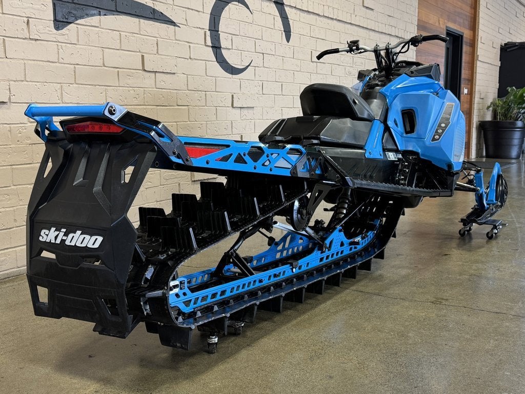 2019 Ski-Doo Summit X 850 E-TEC 175 Base