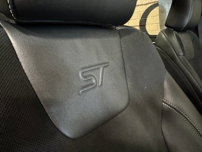 2021 Ford Edge ST
