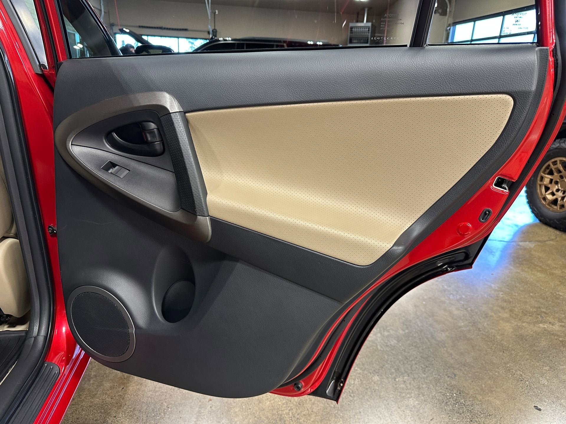 2011 Toyota RAV4 Ltd