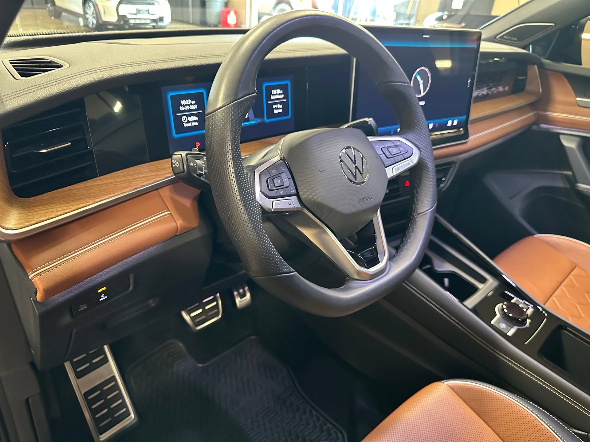 2025 Volkswagen Tiguan 2.0T SEL R-Line