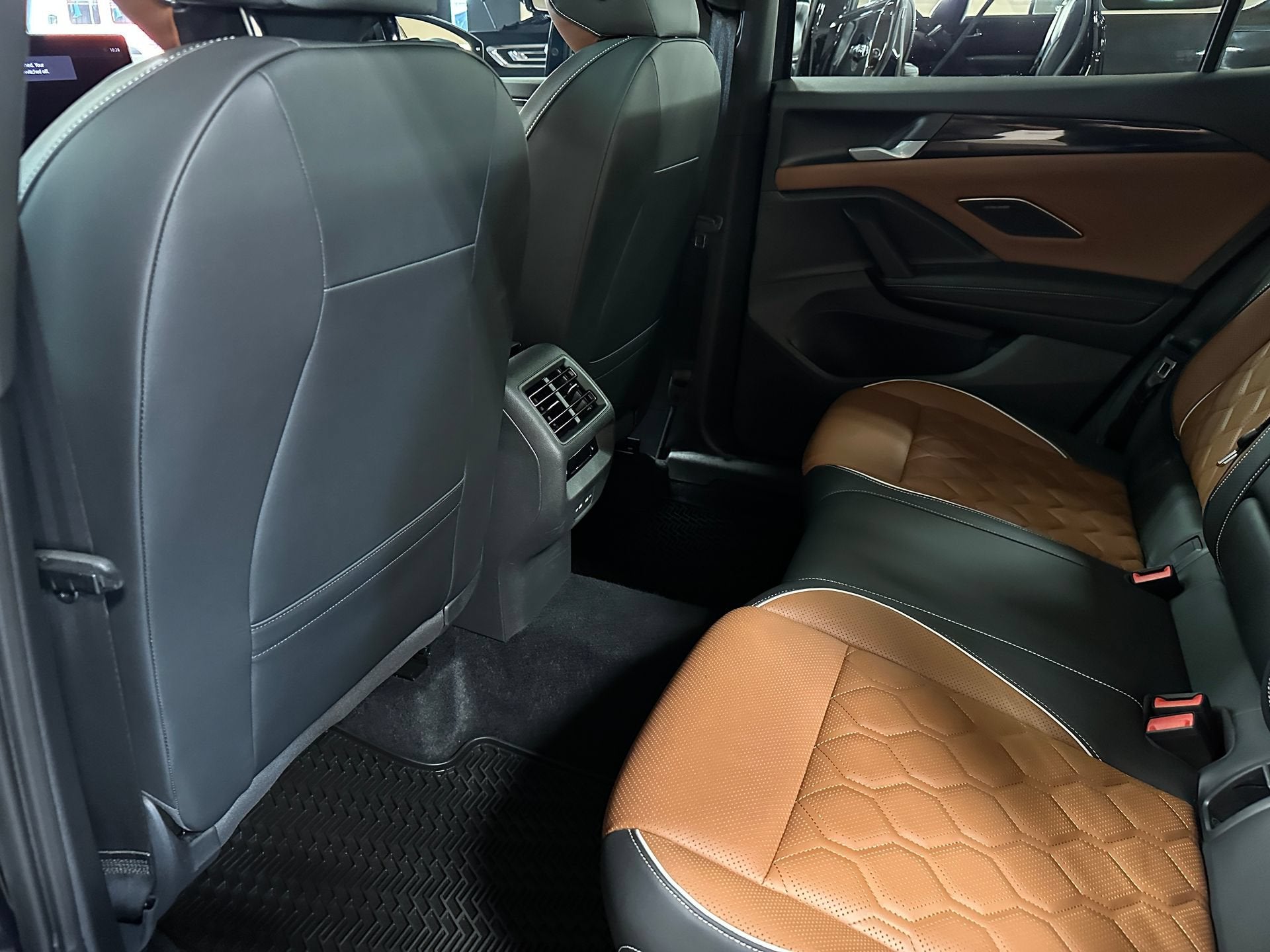 2025 Volkswagen Tiguan 2.0T SEL R-Line