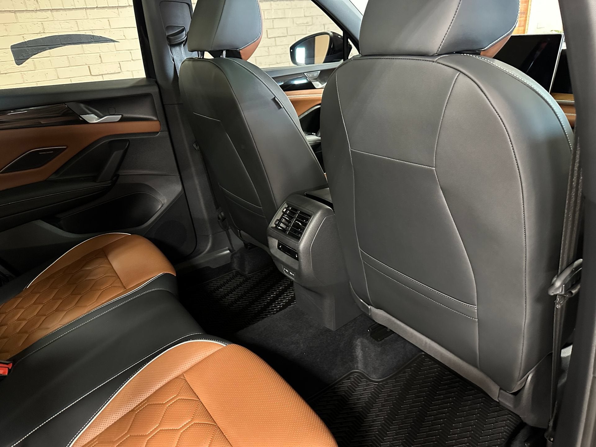 2025 Volkswagen Tiguan 2.0T SEL R-Line