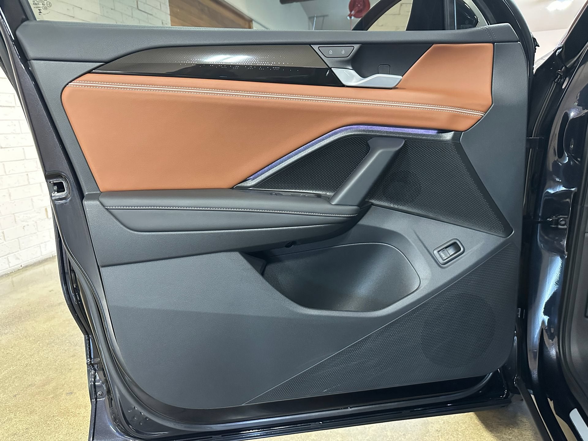 2025 Volkswagen Tiguan 2.0T SEL R-Line