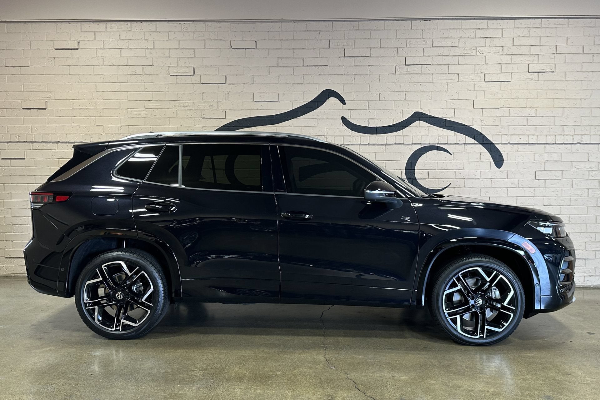 2025 Volkswagen Tiguan 2.0T SEL R-Line