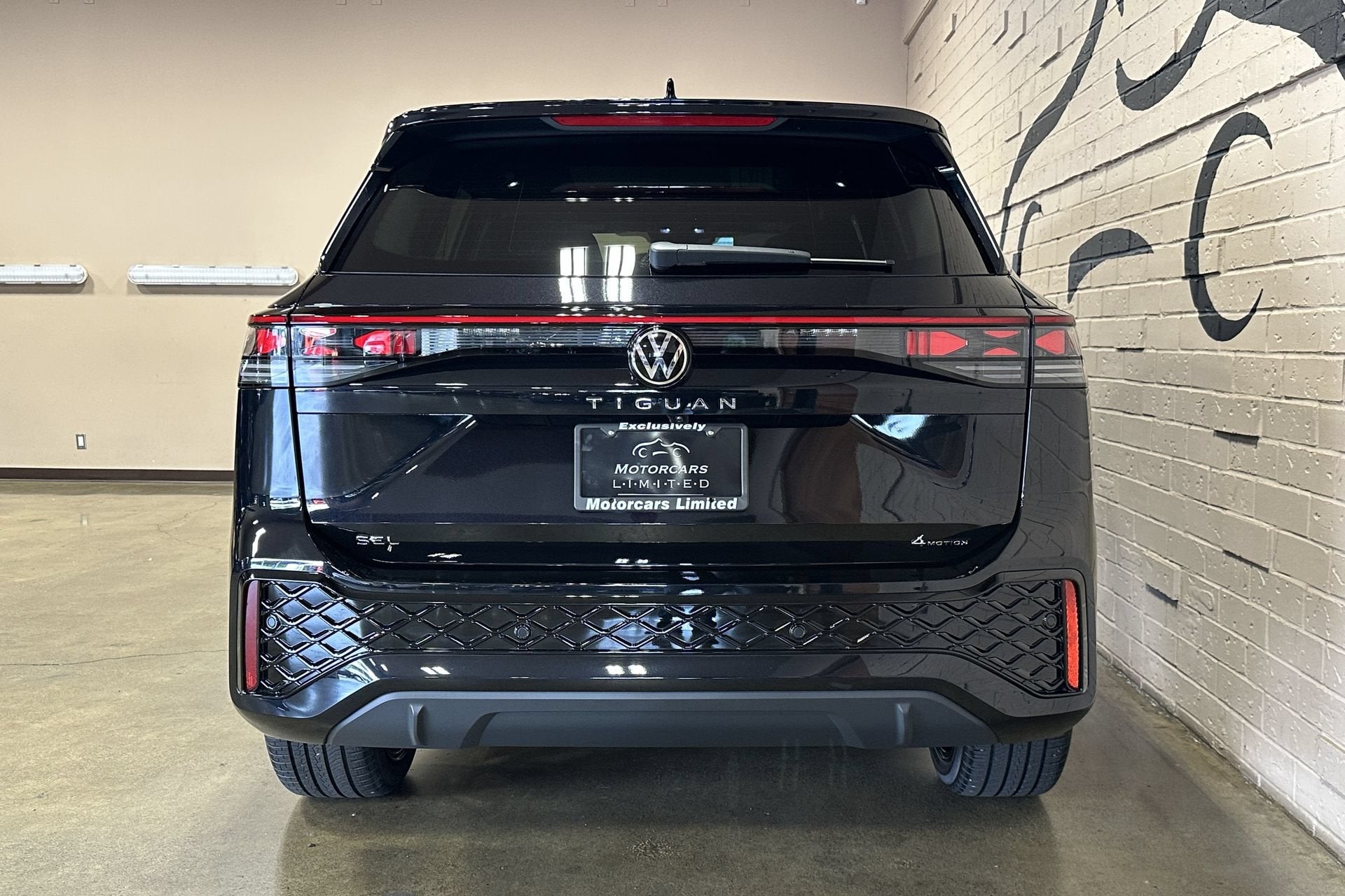 2025 Volkswagen Tiguan 2.0T SEL R-Line