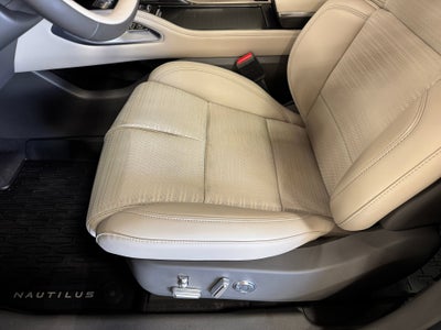 2025 Lincoln Nautilus Reserve