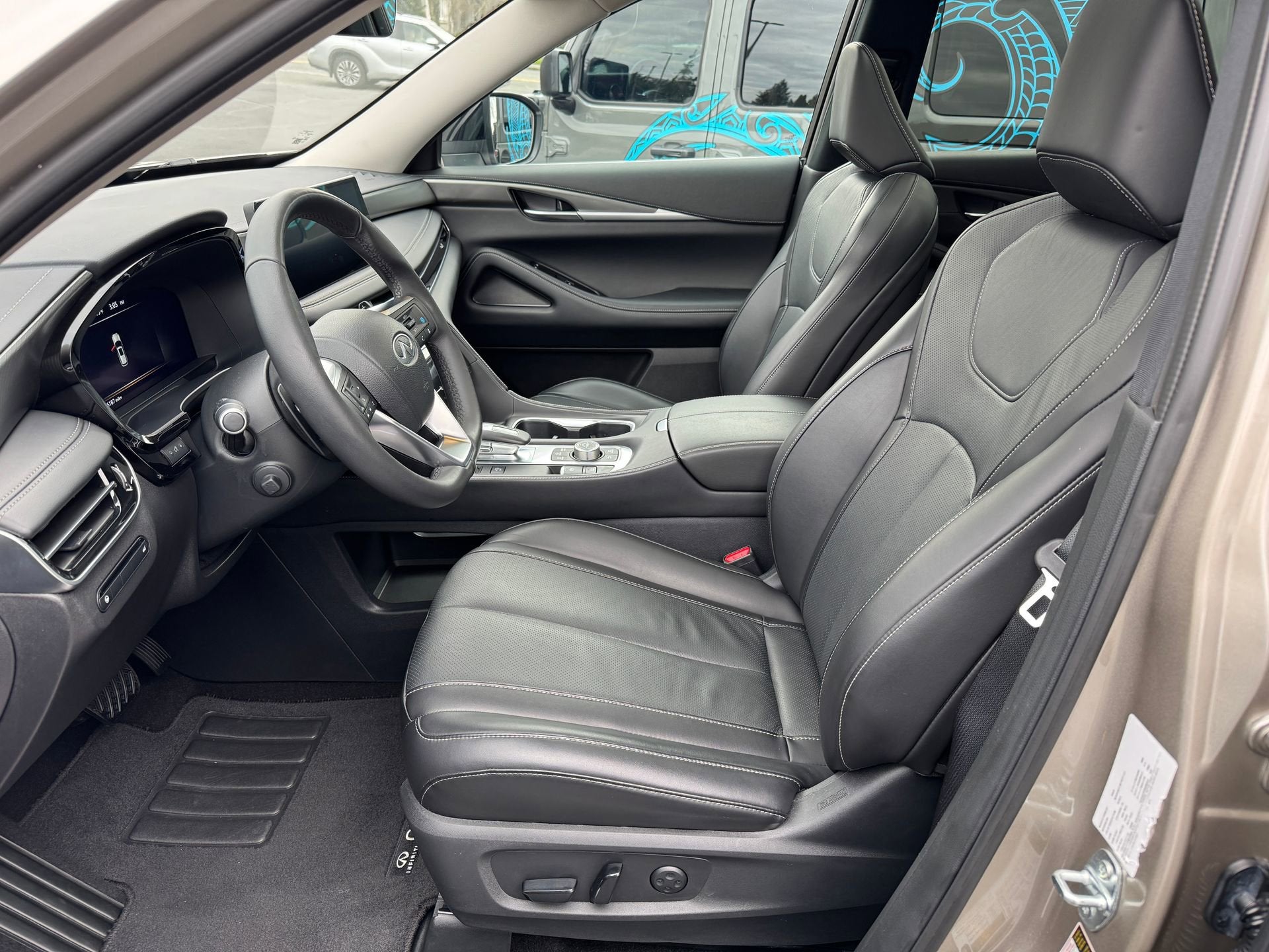 2025 INFINITI QX60 LUXE