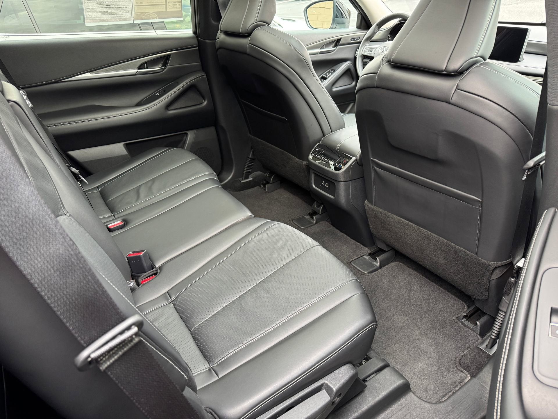 2025 INFINITI QX60 LUXE