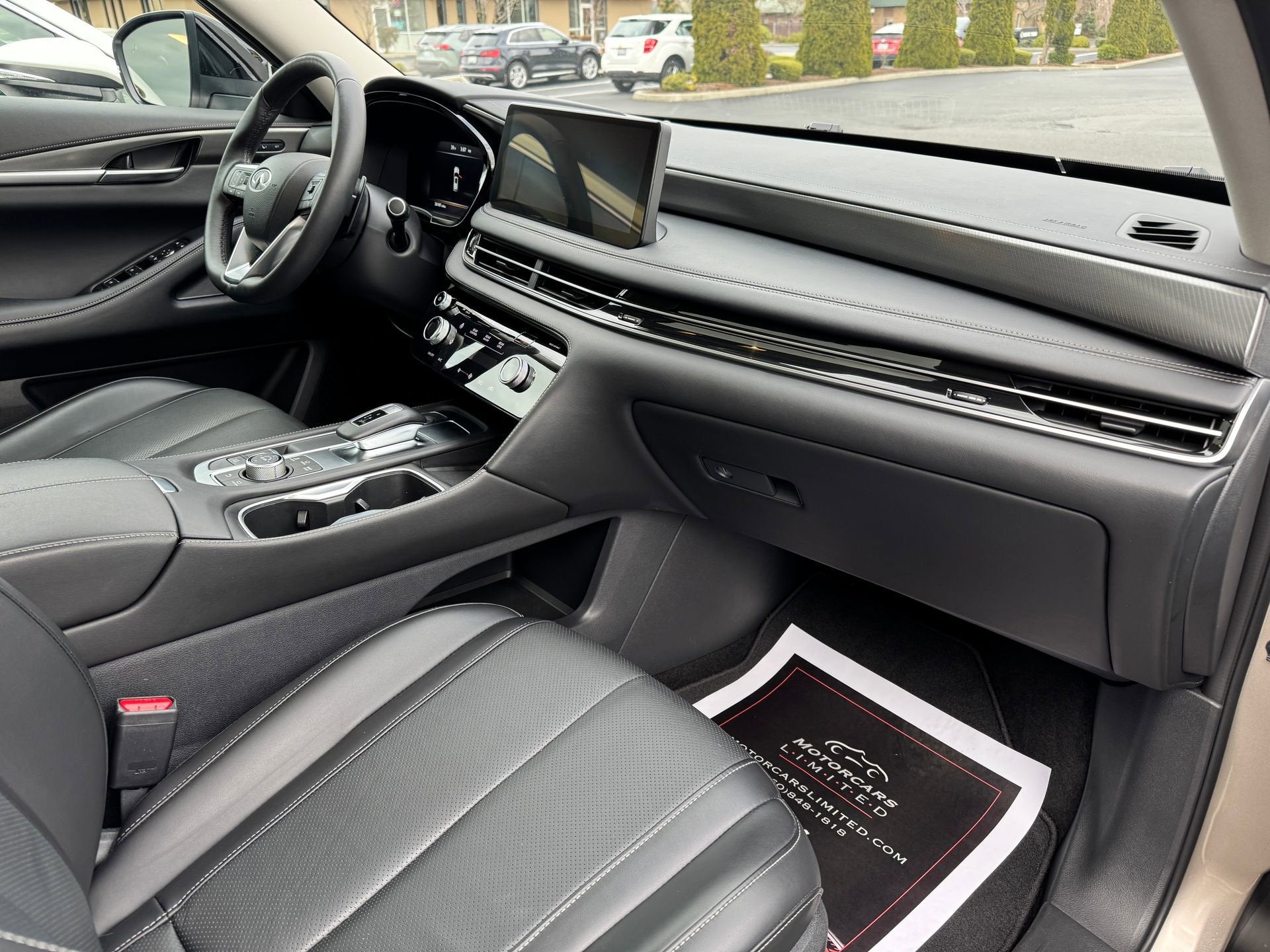 2025 INFINITI QX60 LUXE