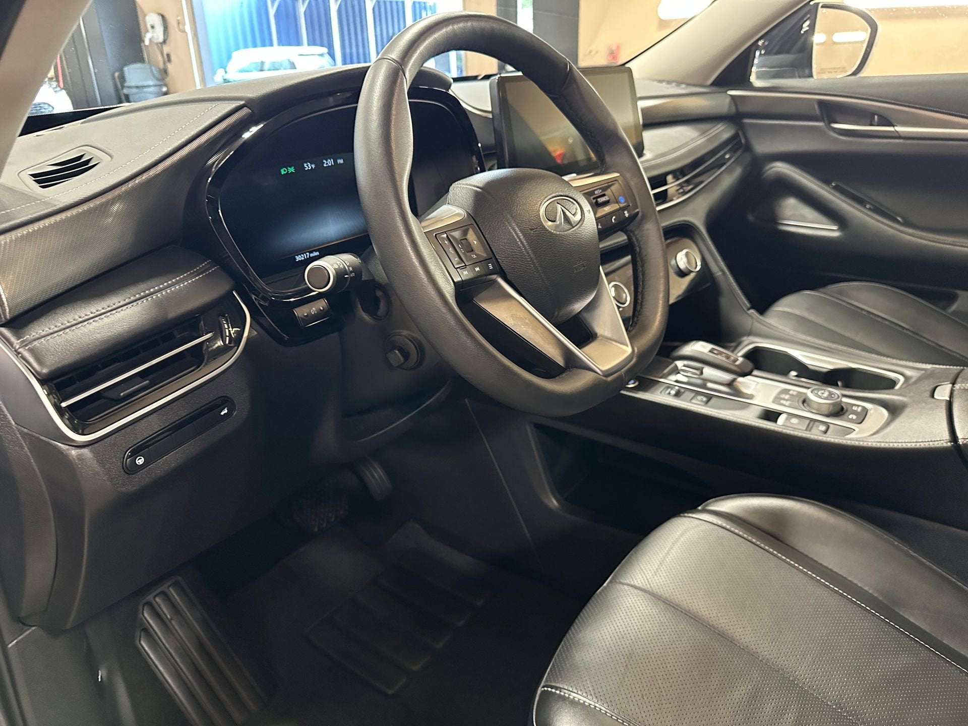 2025 INFINITI QX60 LUXE