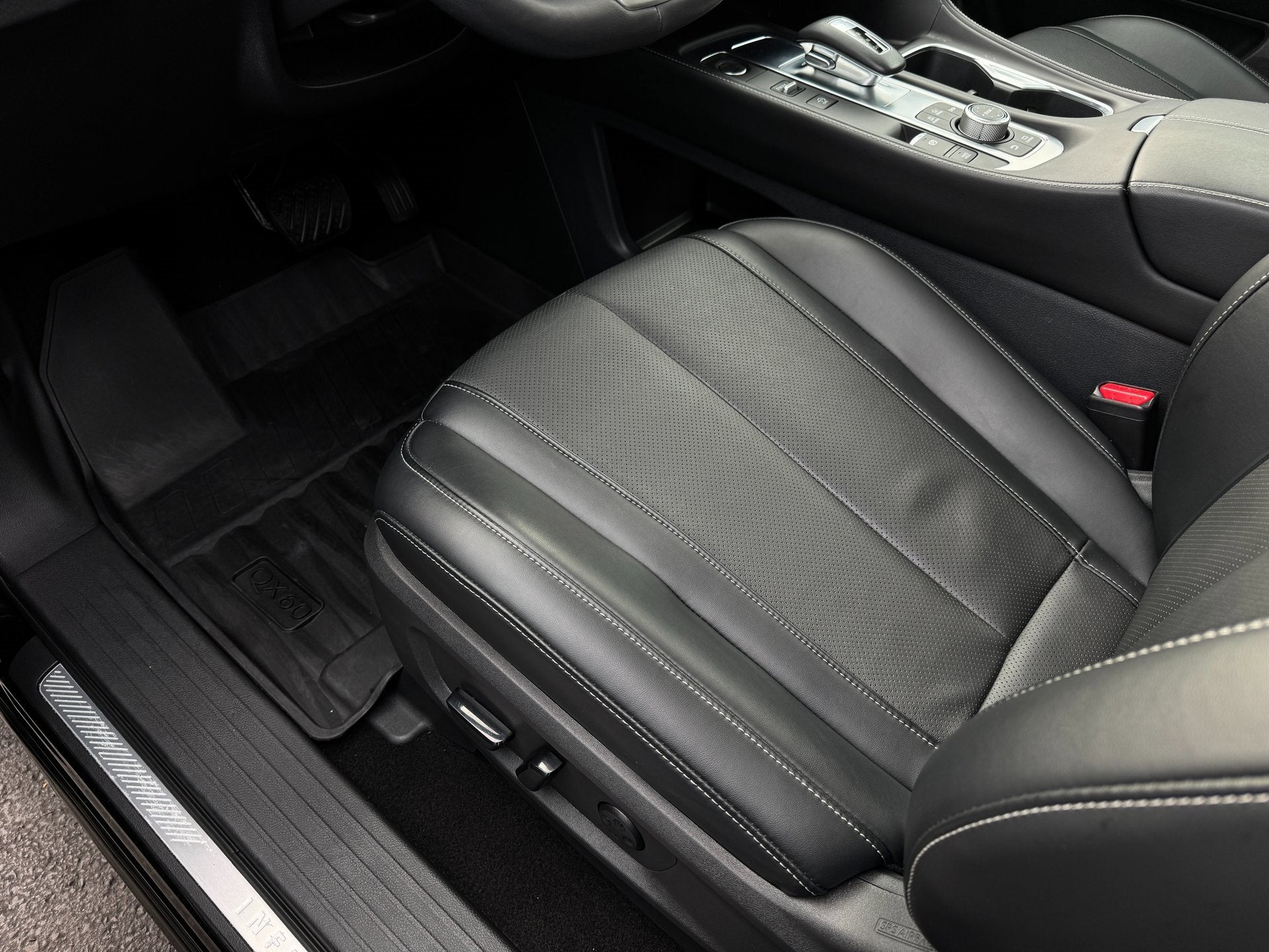 2023 INFINITI QX60 PURE