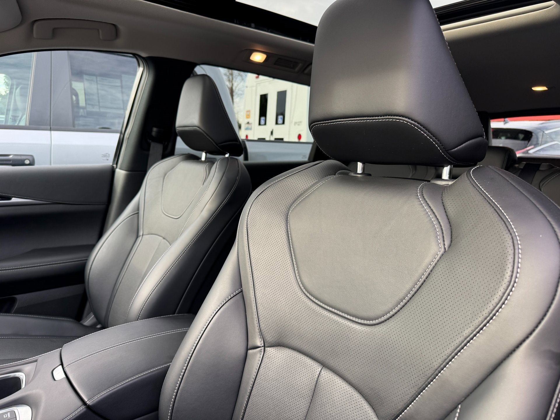 2023 INFINITI QX60 PURE