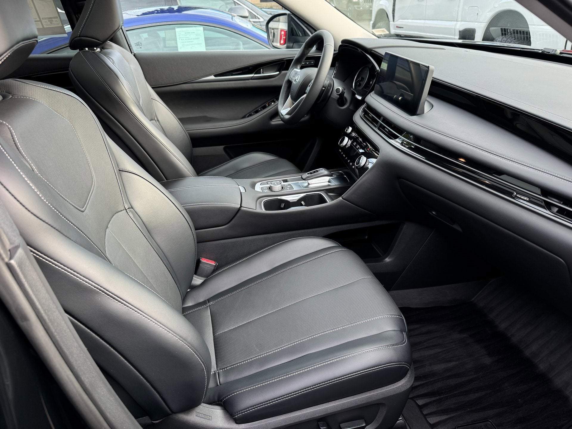 2023 INFINITI QX60 PURE