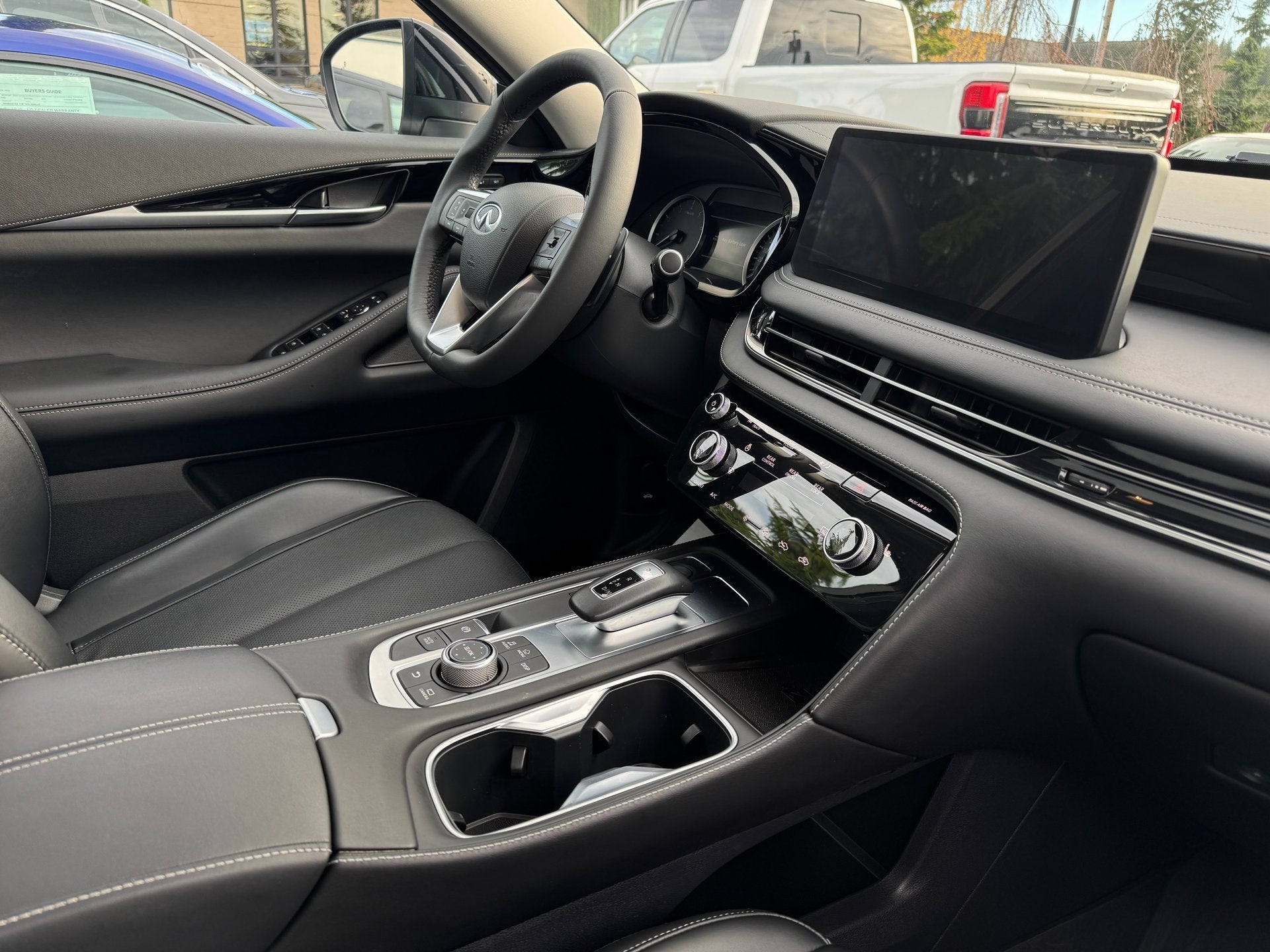 2023 INFINITI QX60 PURE