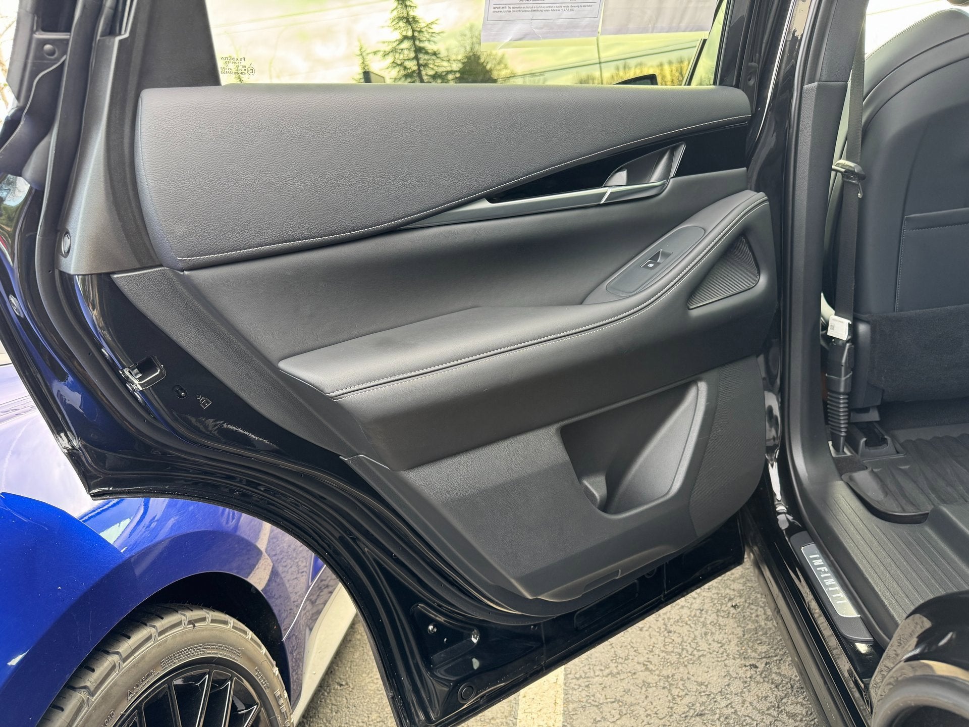 2023 INFINITI QX60 PURE