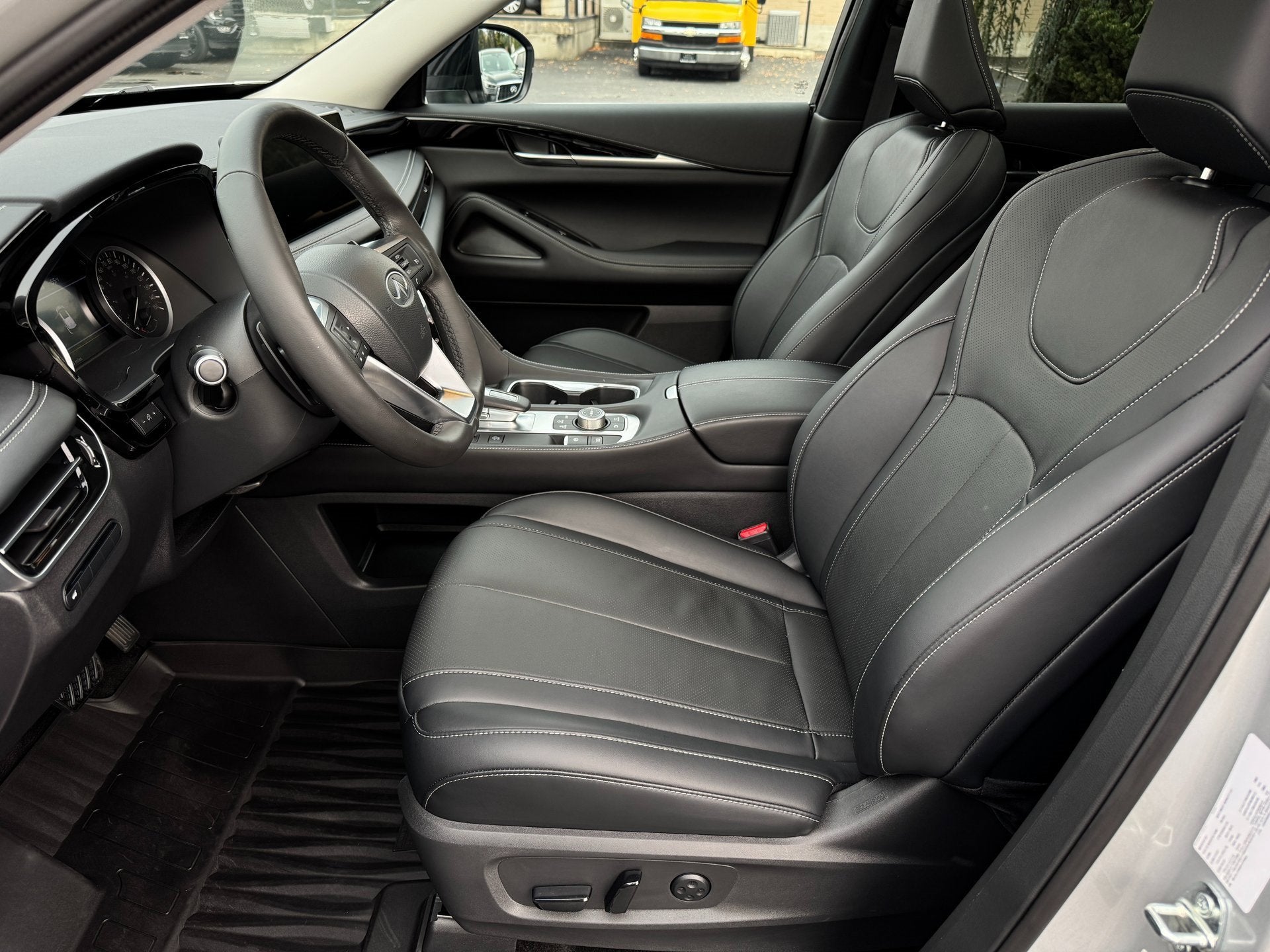 2023 INFINITI QX60 PURE