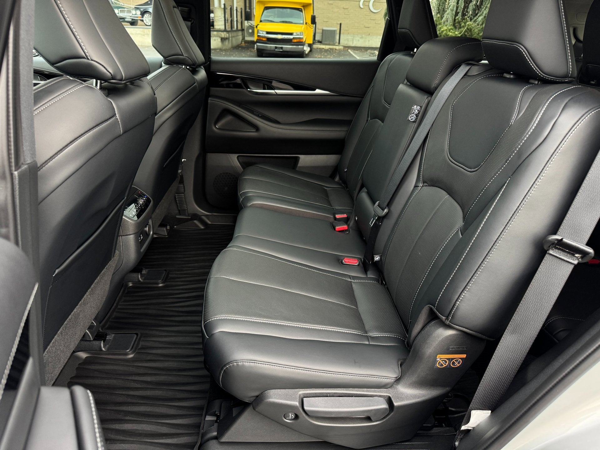 2023 INFINITI QX60 PURE