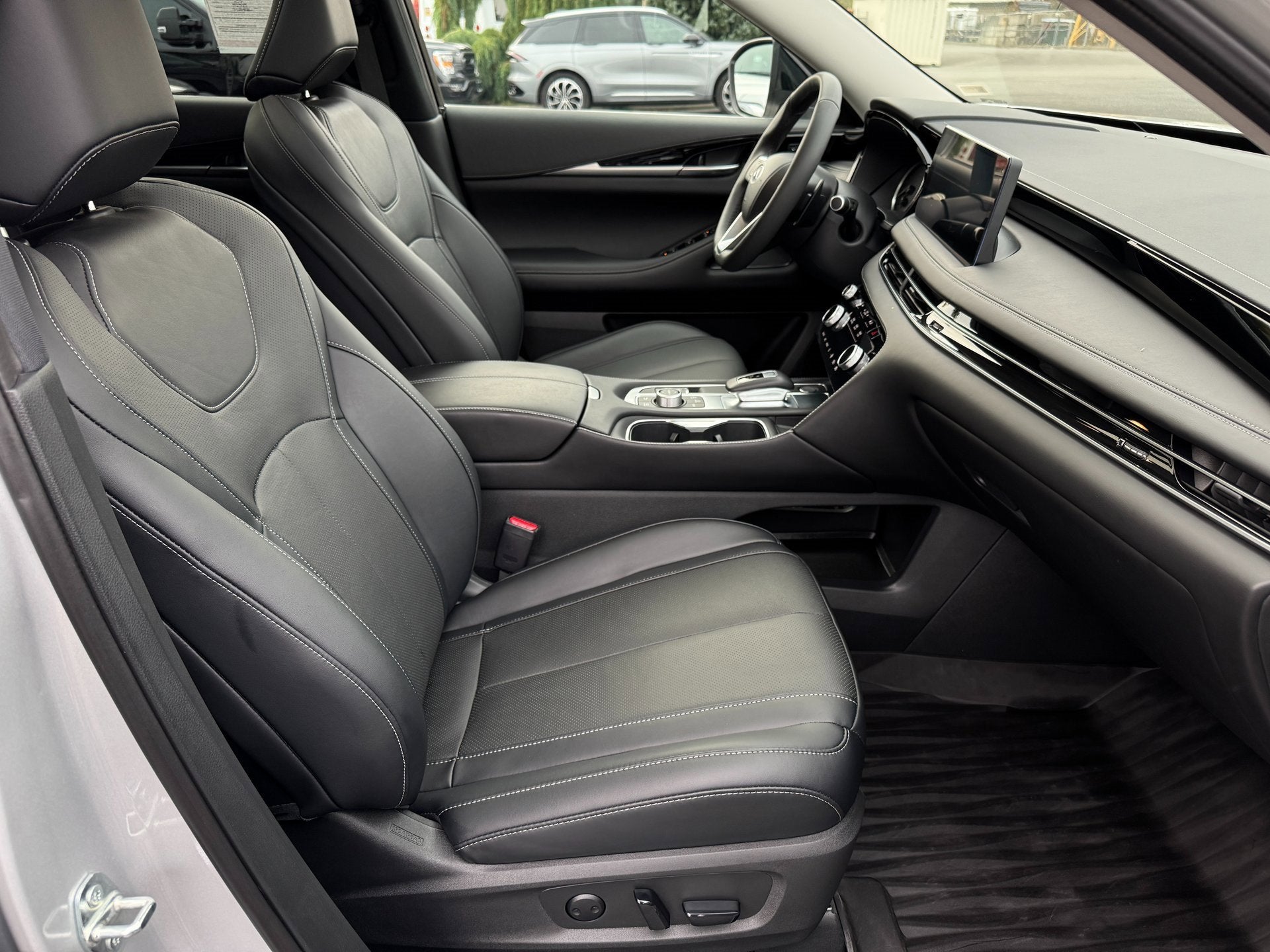 2023 INFINITI QX60 PURE