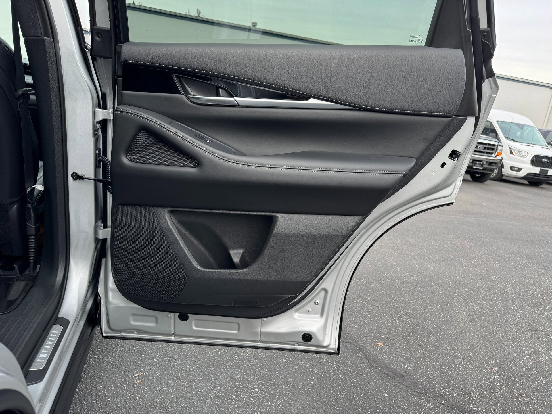 2023 INFINITI QX60 PURE