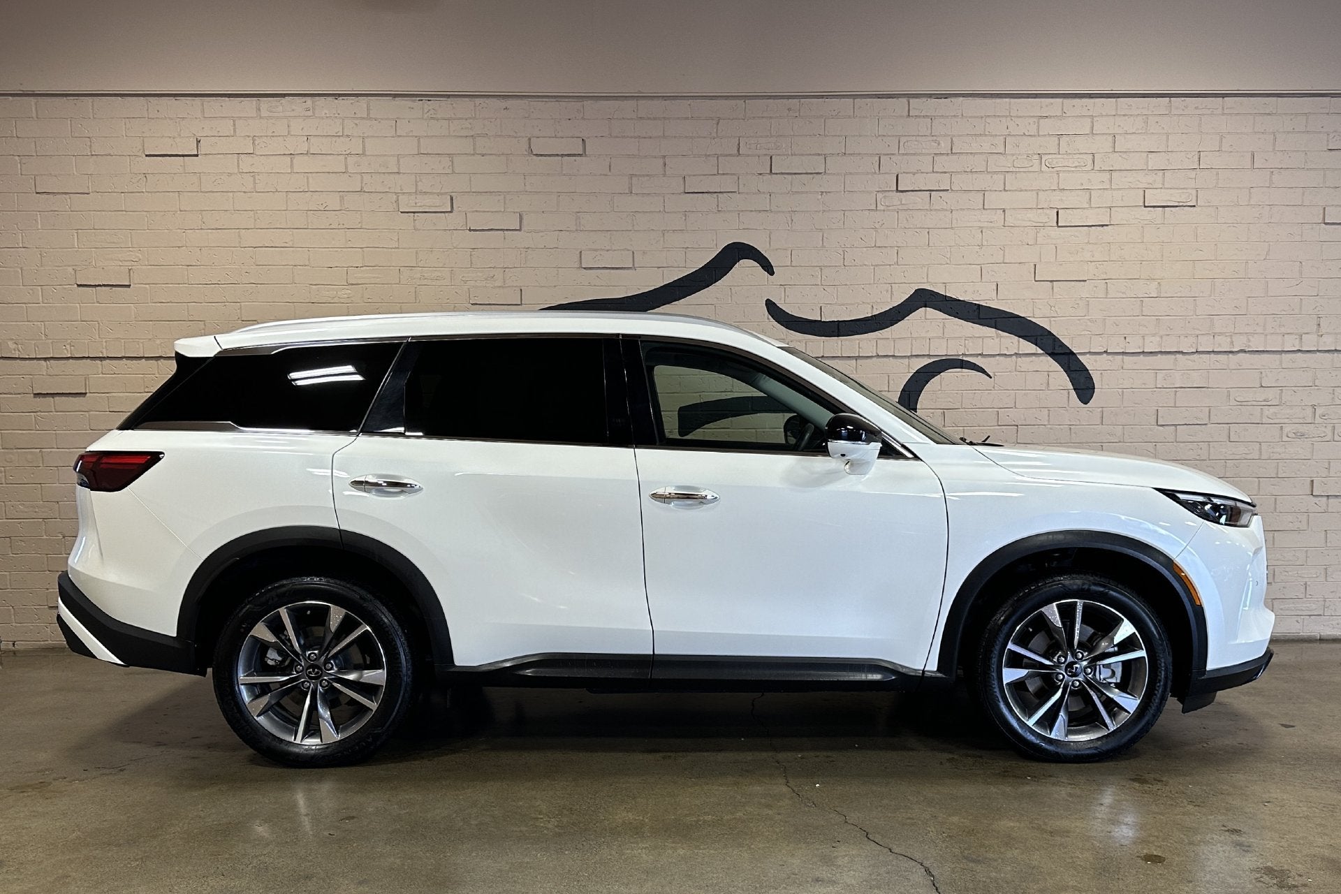 2024 INFINITI QX60 LUXE