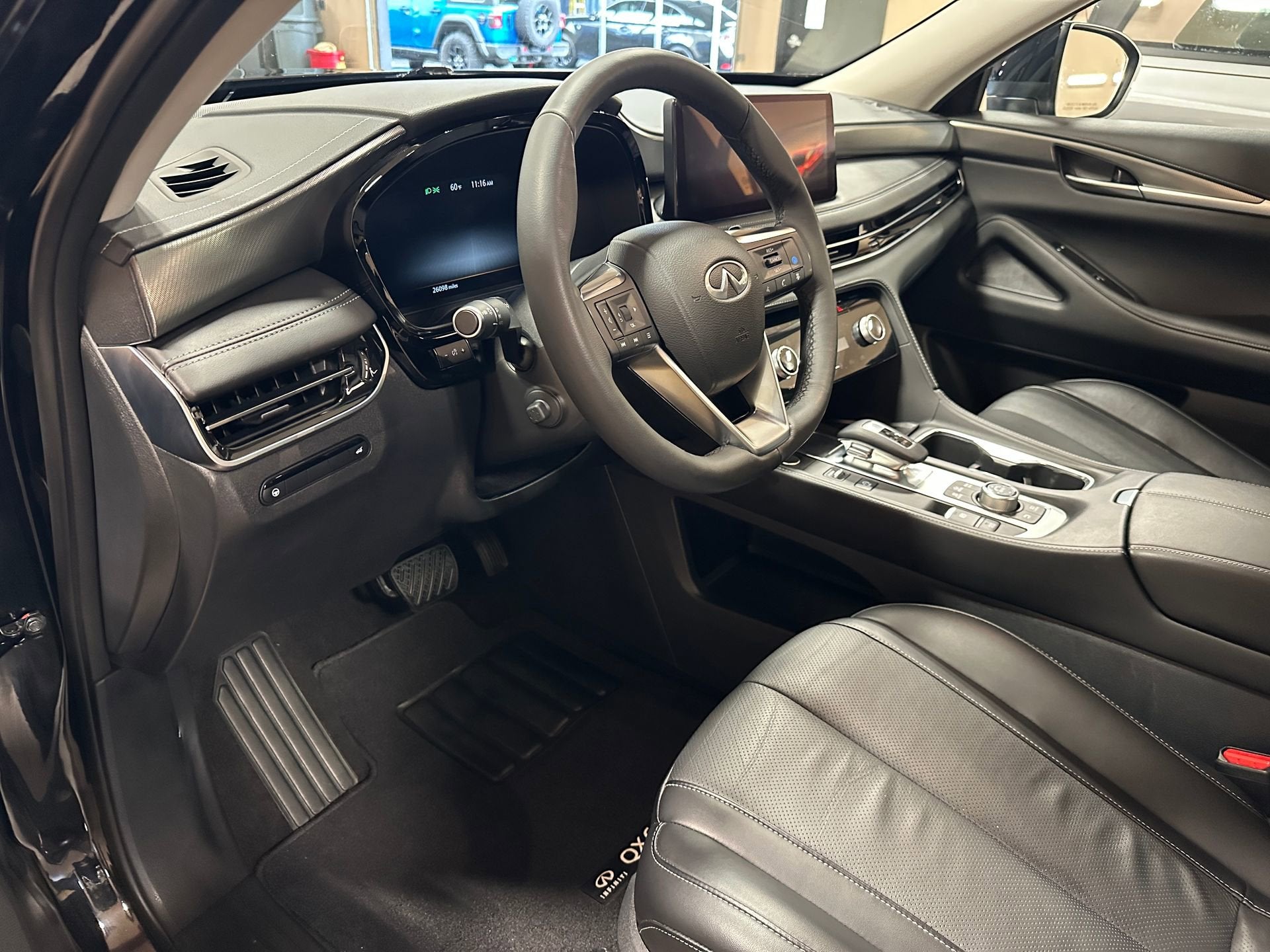 2024 INFINITI QX60 LUXE