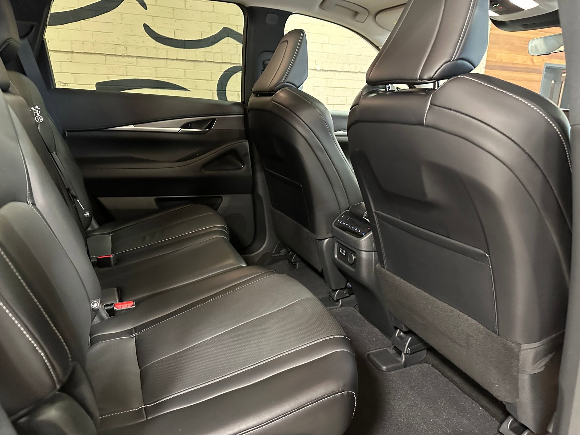 2024 INFINITI QX60 LUXE