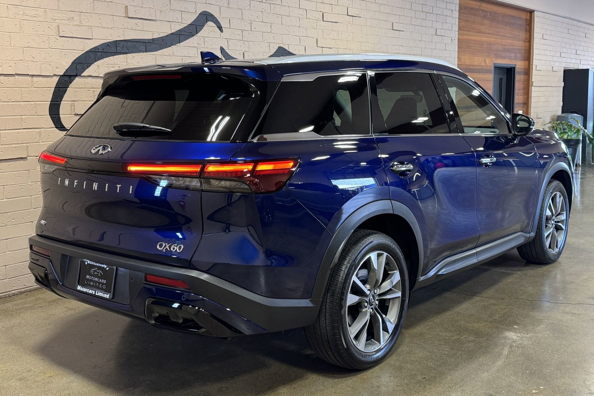 2023 INFINITI QX60 LUXE