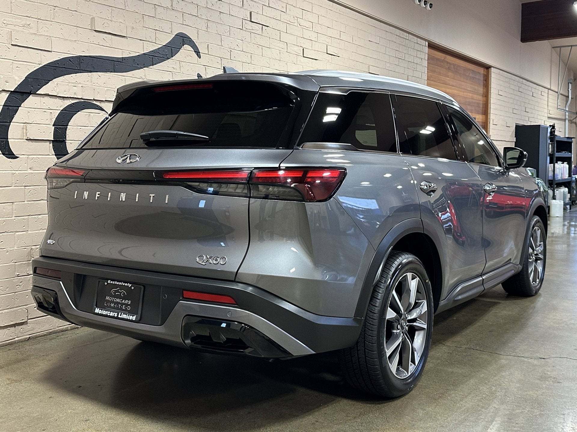 2023 INFINITI QX60 LUXE