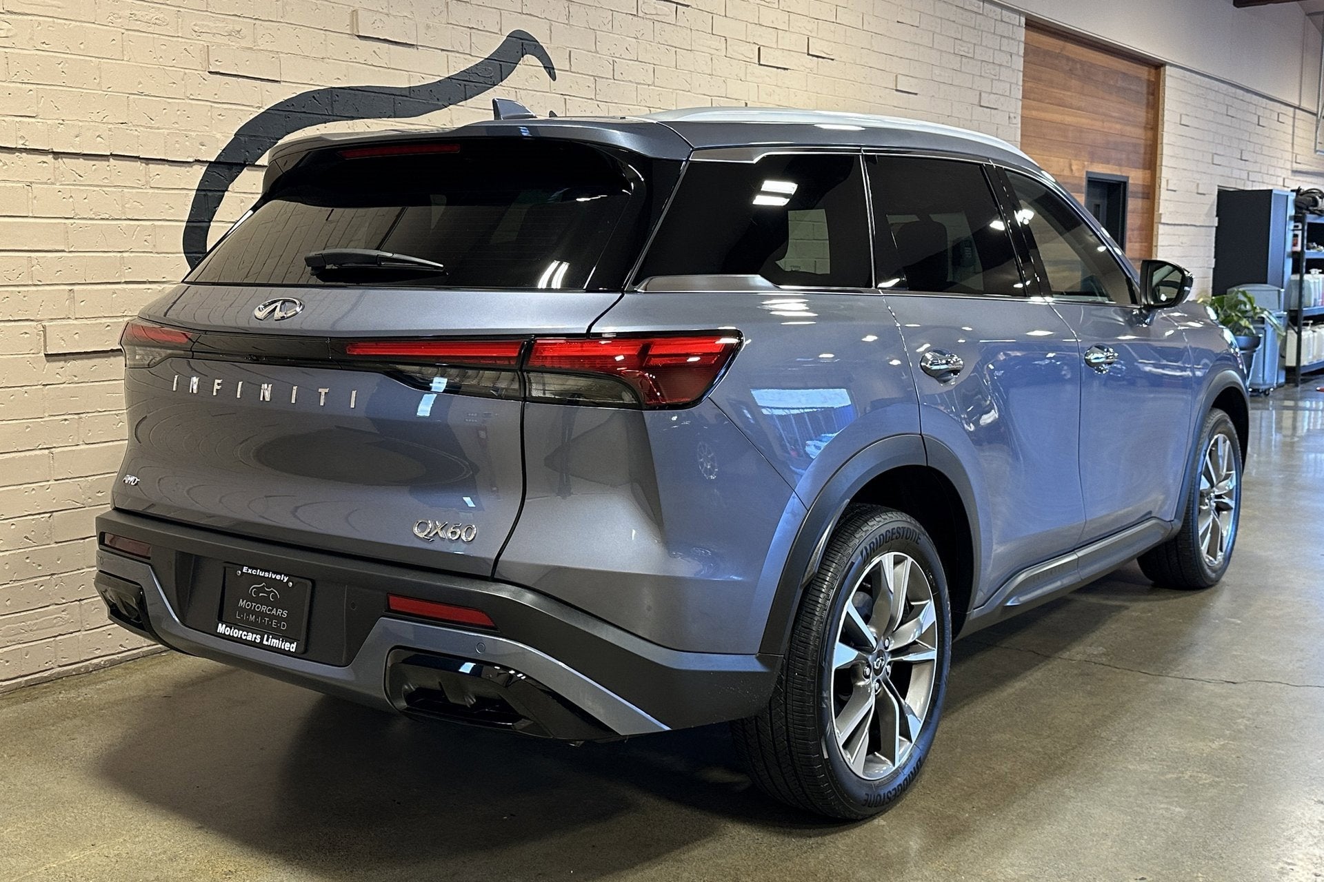 2023 INFINITI QX60 LUXE