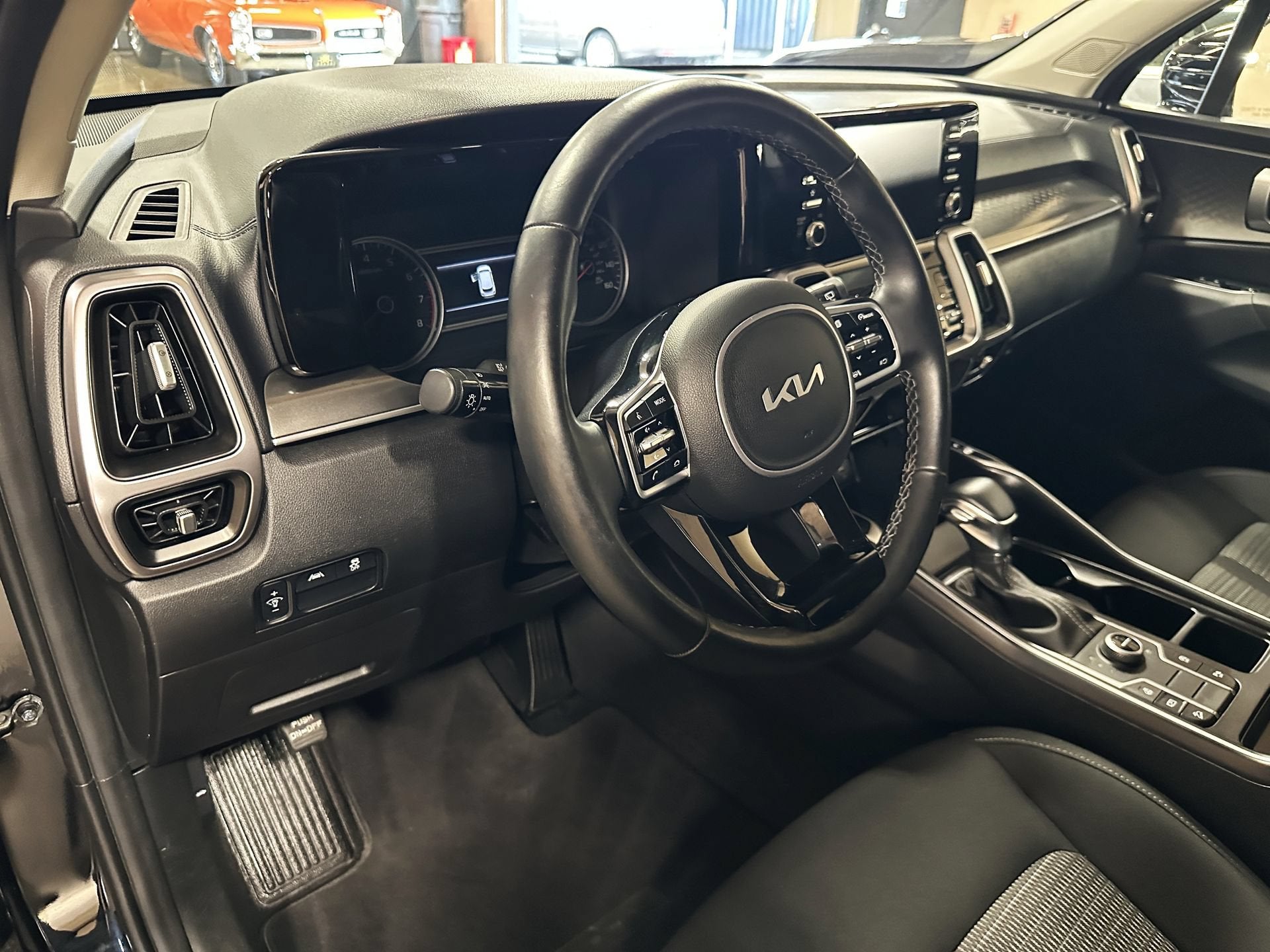 2023 Kia Sorento LX