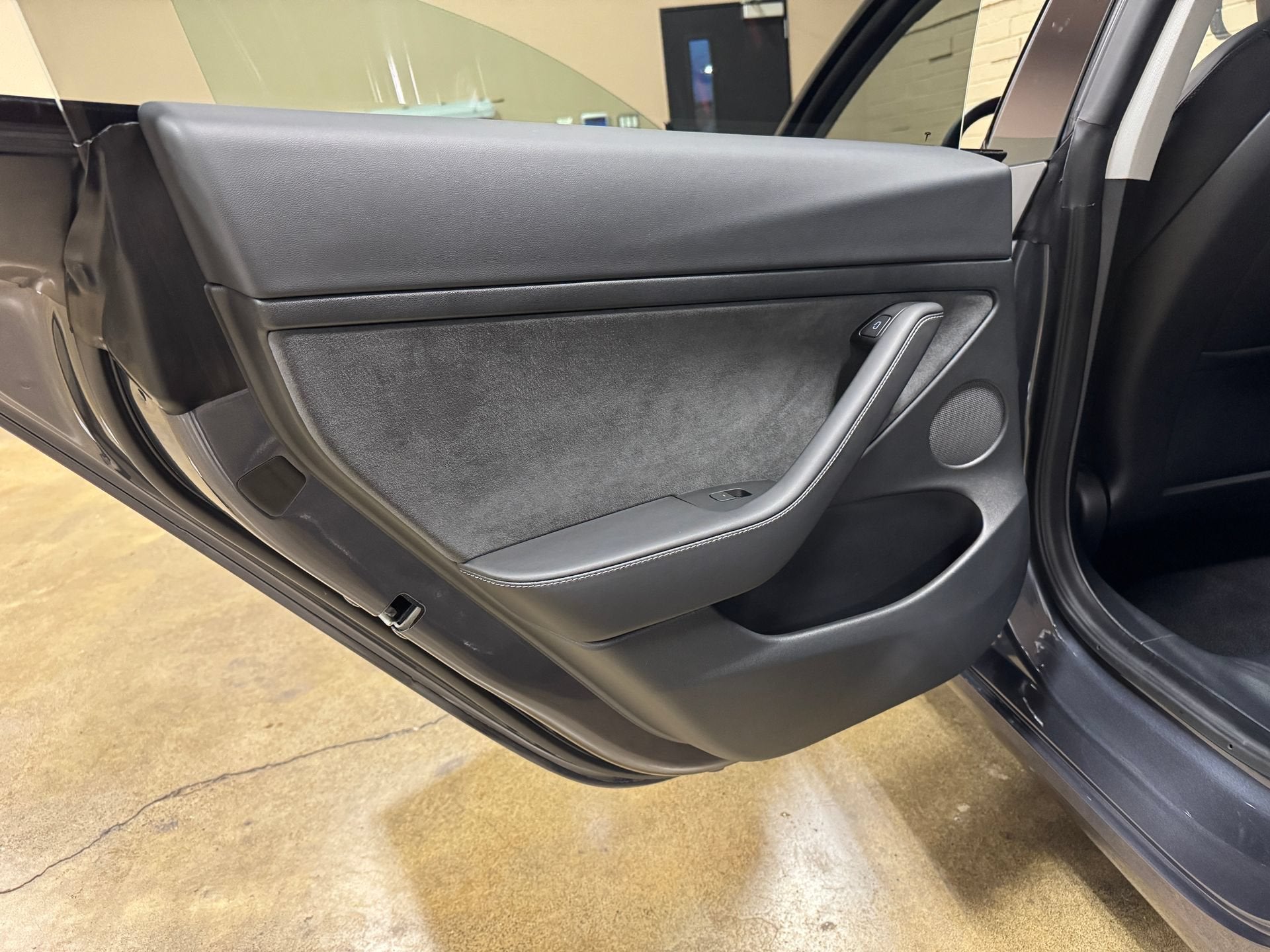 2023 Tesla Model 3 RWD