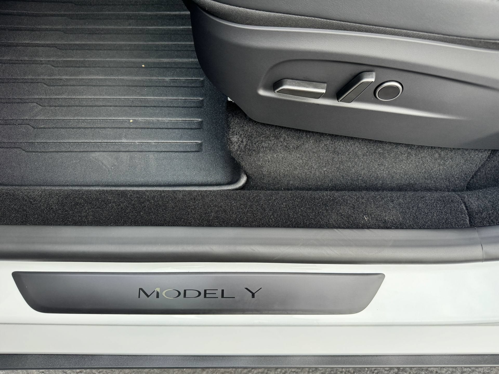 2026 Tesla Model Y Premium