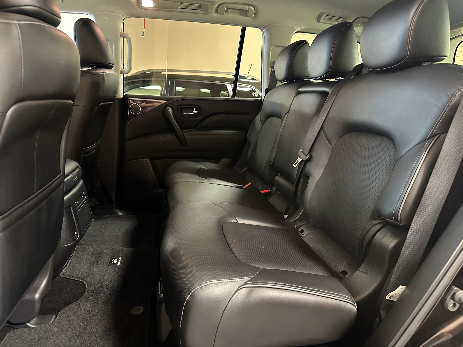 2023 INFINITI QX80 LUXE