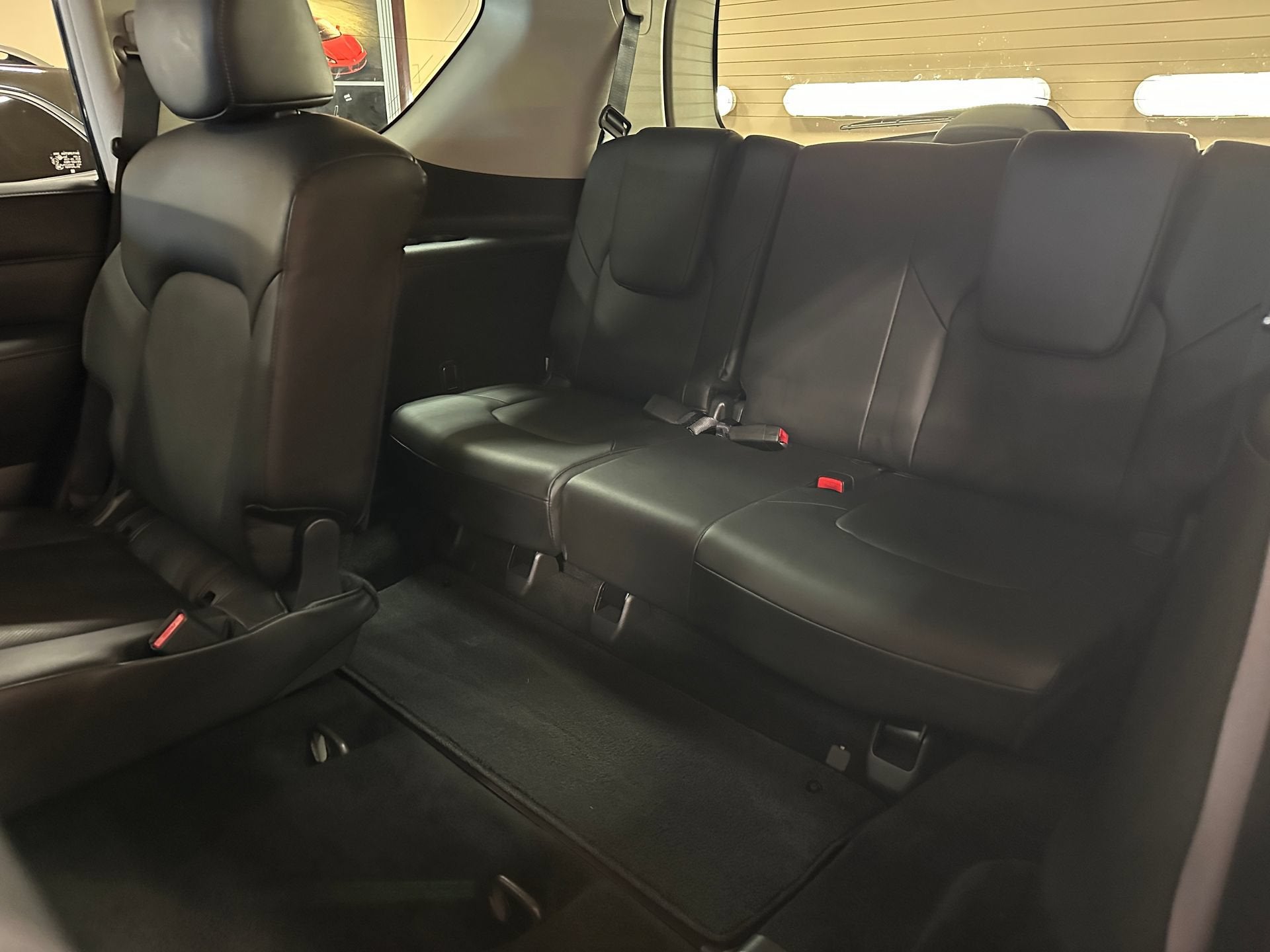 2023 INFINITI QX80 LUXE
