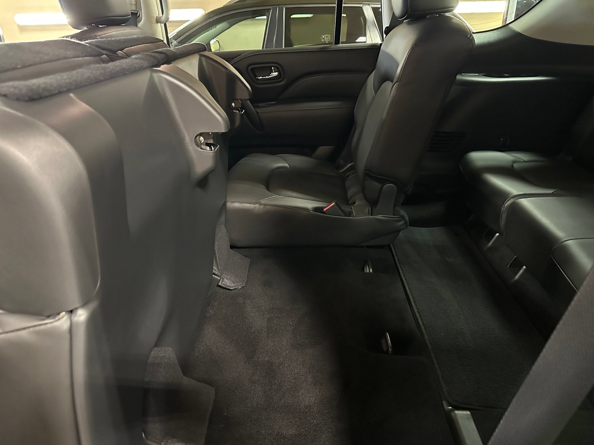 2023 INFINITI QX80 LUXE