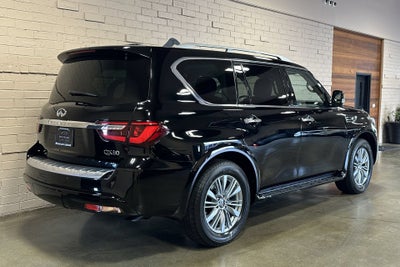 2023 INFINITI QX80 LUXE