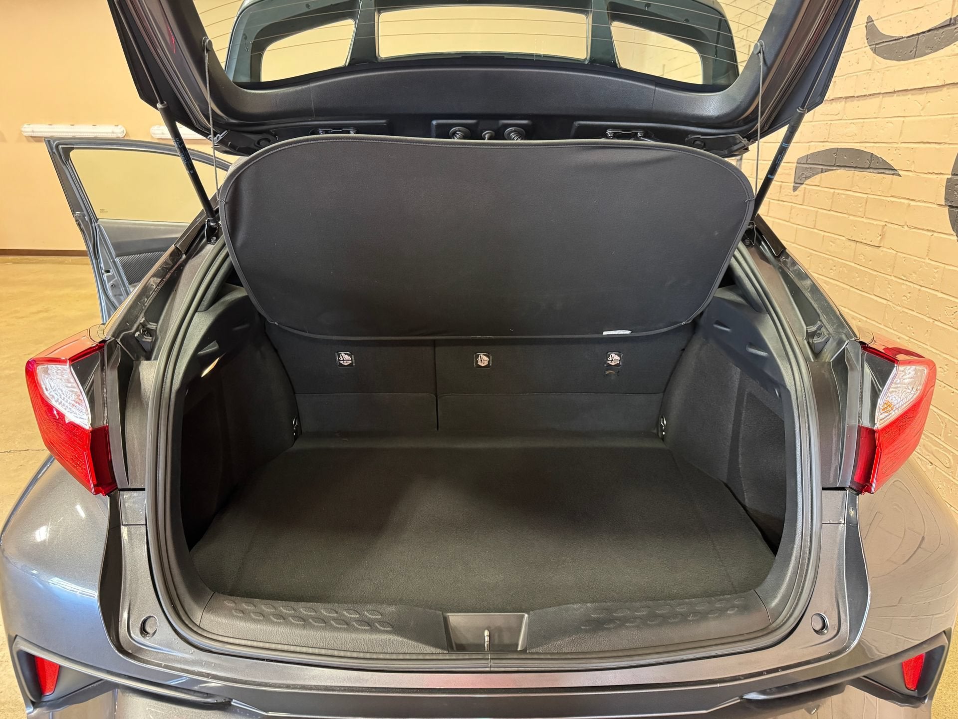 2018 Toyota C-HR XLE Premium