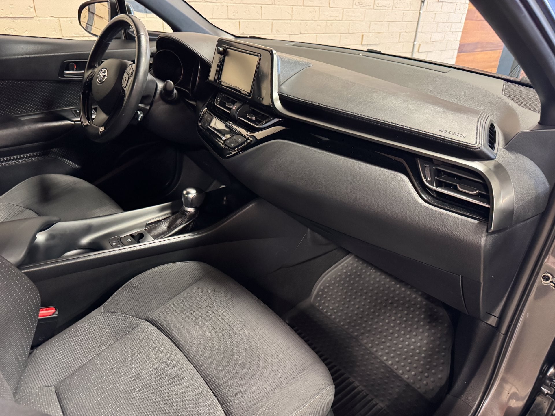 2018 Toyota C-HR XLE Premium