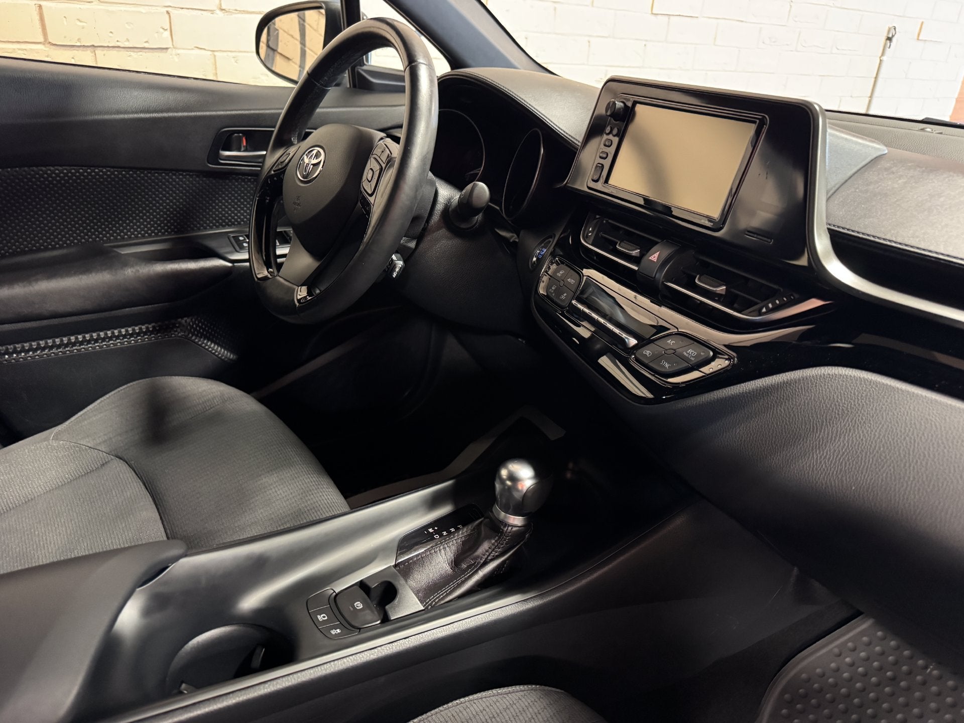 2018 Toyota C-HR XLE Premium