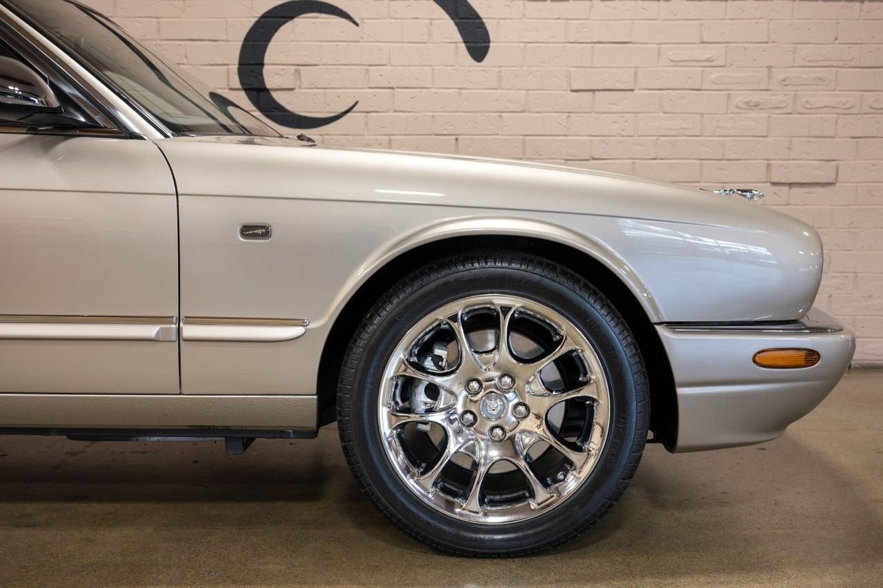 2001 Jaguar XJ8 Vanden Plas Supercharged