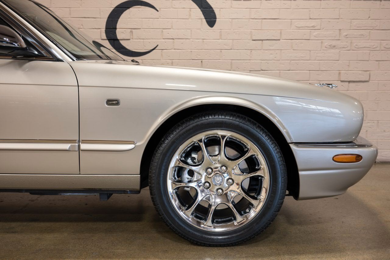 2001 Jaguar XJ8 Vanden Plas Supercharged