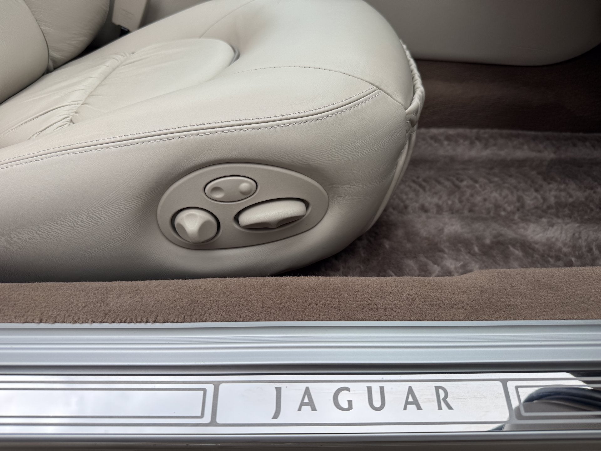 2001 Jaguar XJ8 Vanden Plas Supercharged